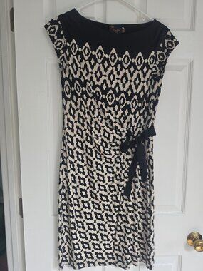 Just...Taylor geometric black & white pattern dress with bow size 6